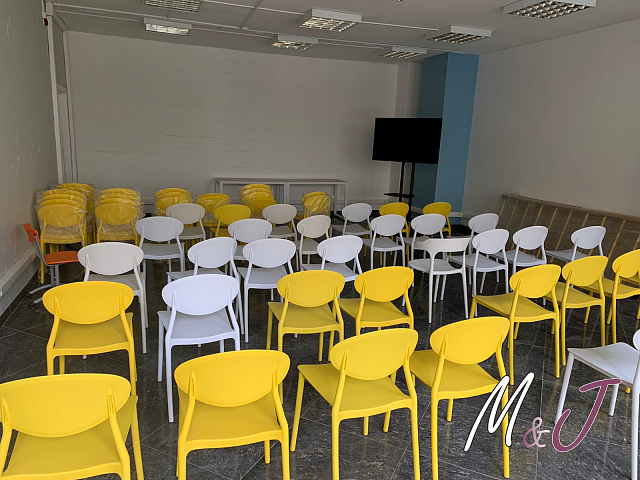 Стулья от Mike & Jane для сети частных школ Rittel School