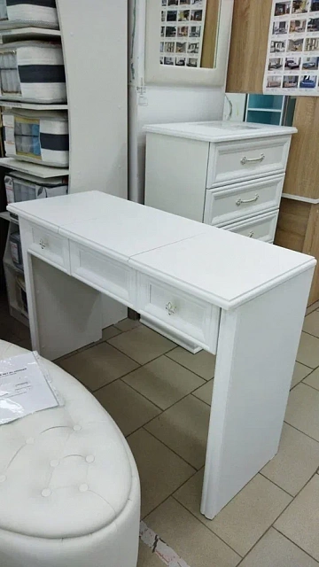 Грация Стол макияжный