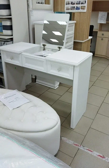 Грация Стол макияжный